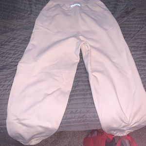 NWOT Lululemon Scuba Relaxed Fit High Rise Jogger